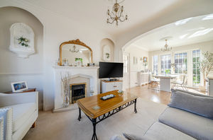 Lounge and dining- click for photo gallery